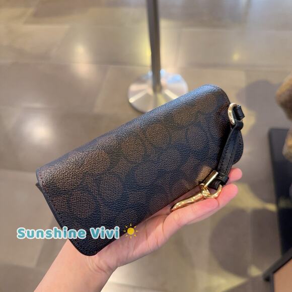 NWT Coach Sunglass Case CZ207 Signature Canvas & Smooth Leather WALNUT/BLACK - Picture 3 of 5